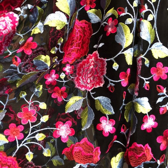 Betsy & Adam Floral Lace Illusion Gown - Picture 3 of 9